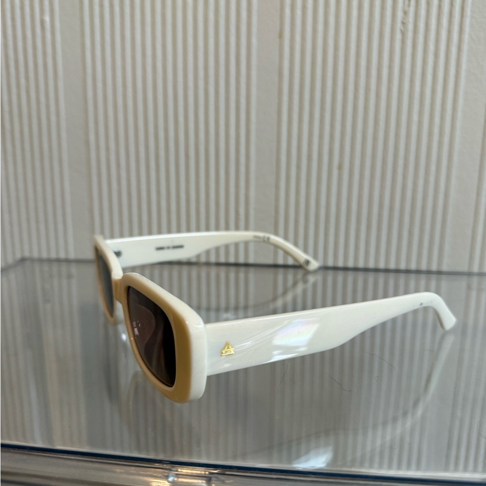Cream Bridal Sunglasses - Picture 2 of 4